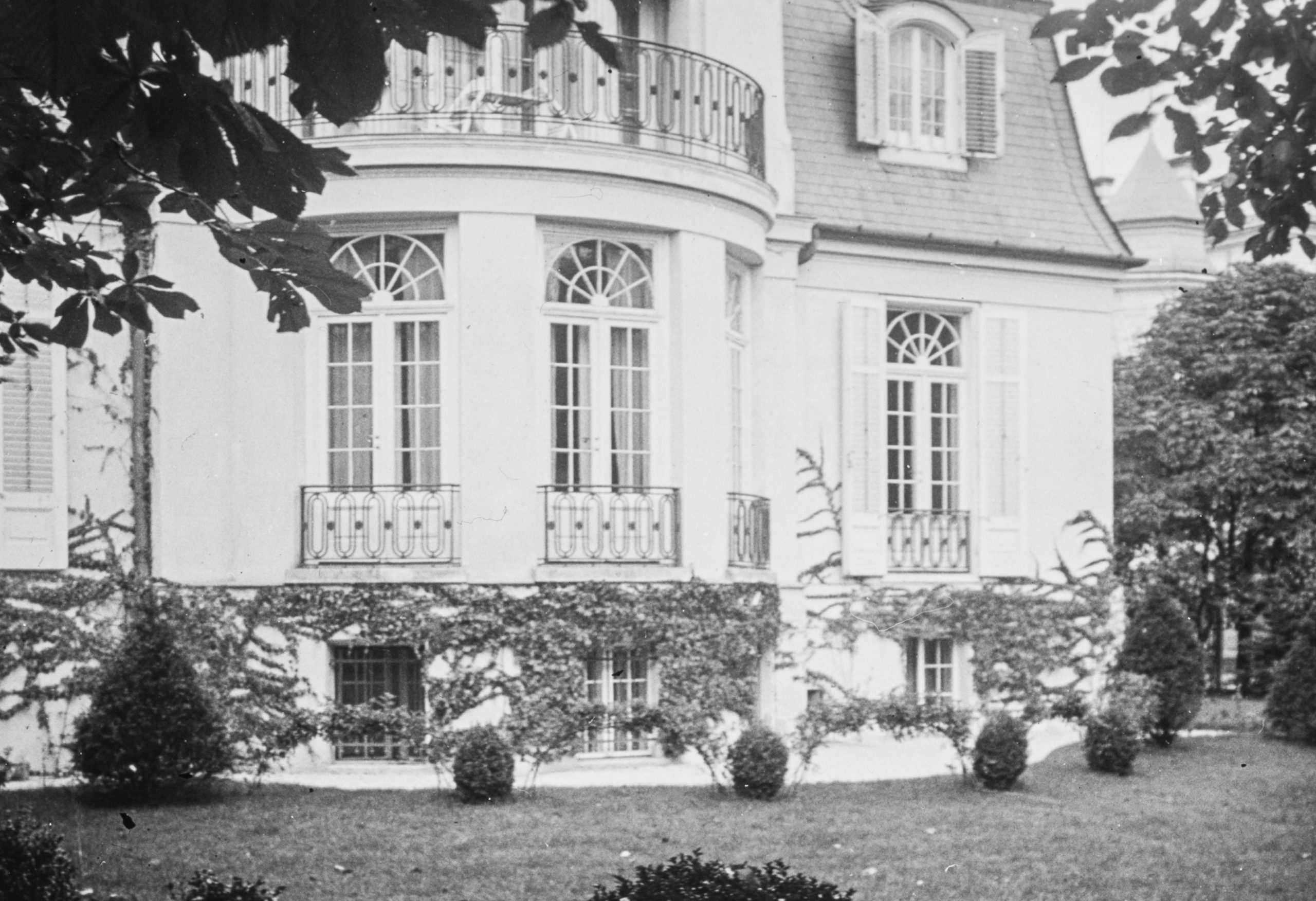 Architekturfoto der Villa der Familie Mumb.